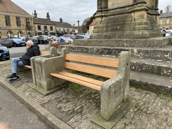 Seats around Feversham Monument 2024